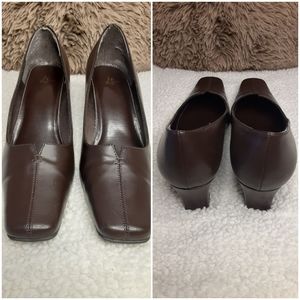 *Final Price* Life Stride Low Heels
